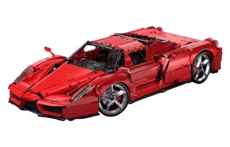 4301 Piece 1/8 Version of Ferrari Apollo Evo Building Block