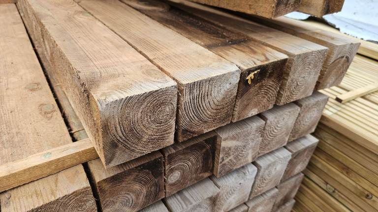  🌟 Special Offer 🌟     5 x 4 Timber Fence Posts