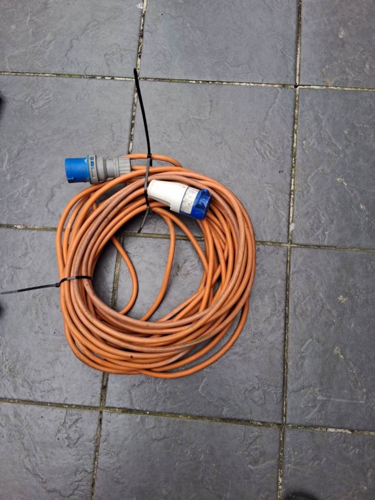 240 volt extention  lead   x2 