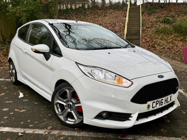 FORD FIESTA 1.6 T ST-2*ONLY 14K*FFSH-NAV-H/RECAROS-2KYS**FLAWLESS ORIGINAL