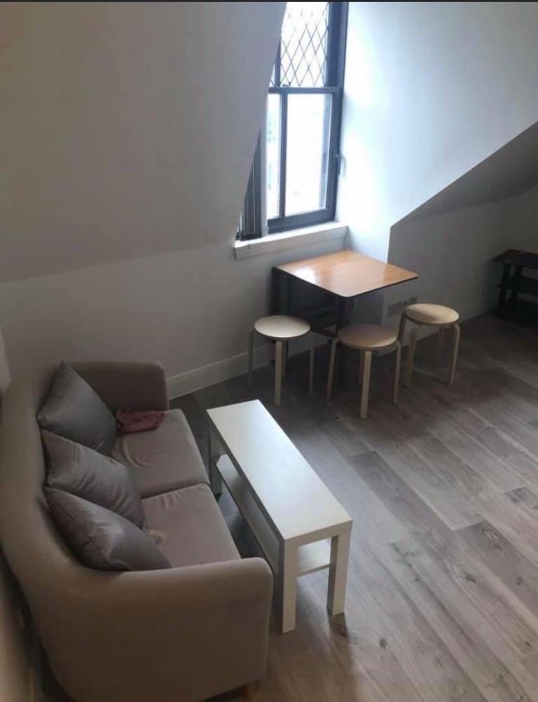3 bed top floor flat Aberdeen 