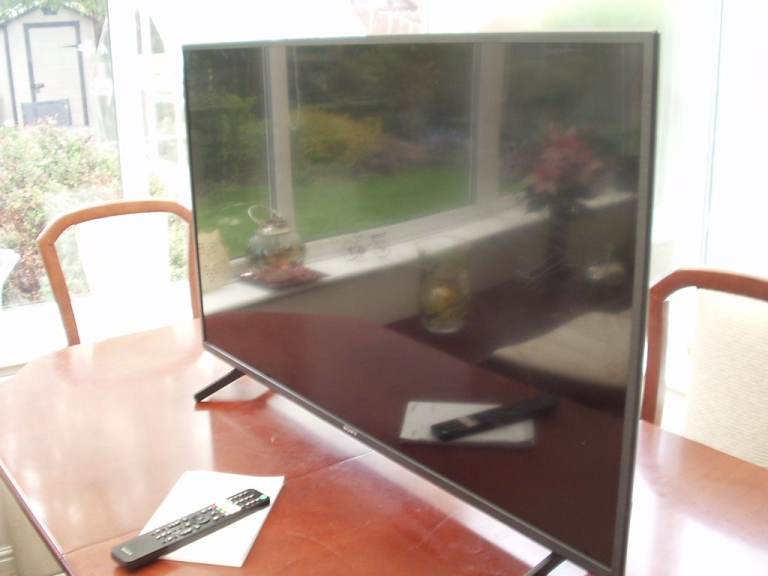 SONY BRAVIA 40 INCH SMART TV
