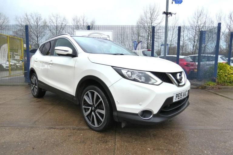 2015 Nissan Qashqai 1.5 dCi Tekna SUV 5dr Diesel Manual 2WD Euro 5 (s/s) (110 ps) HATCHBACK Diese...