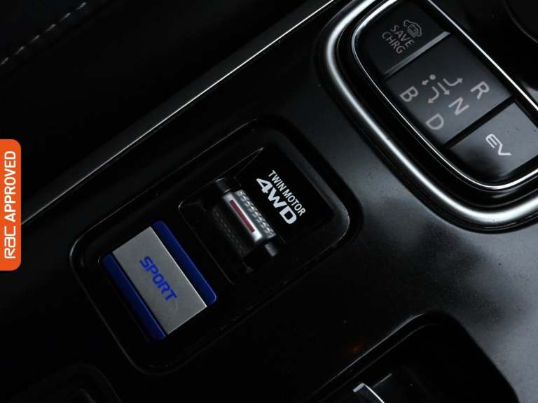 2019 Mitsubishi Outlander 2.4h TwinMotor 13.8kWh Juro SUV 5dr Petrol Plug-in Hybrid CVT 4WD Euro ...