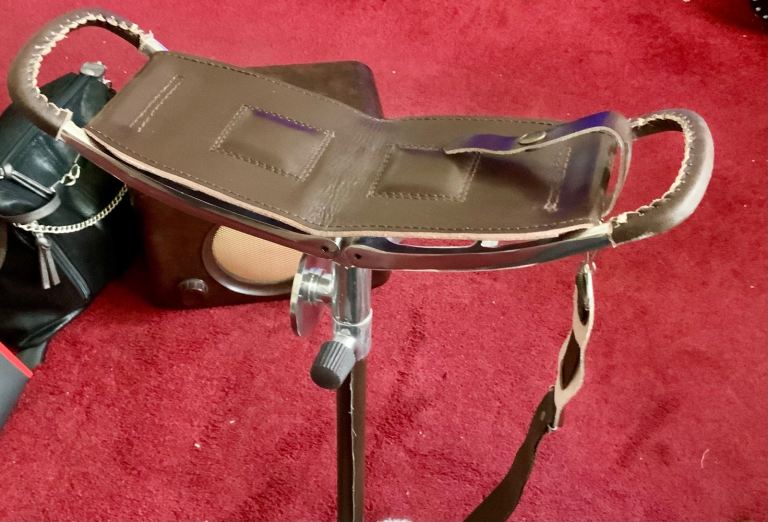 Shooting stick / foldable stool