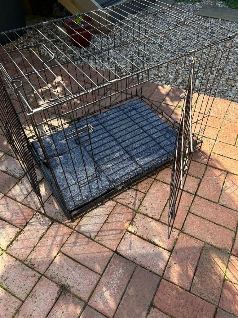Dog crate/puppy pen