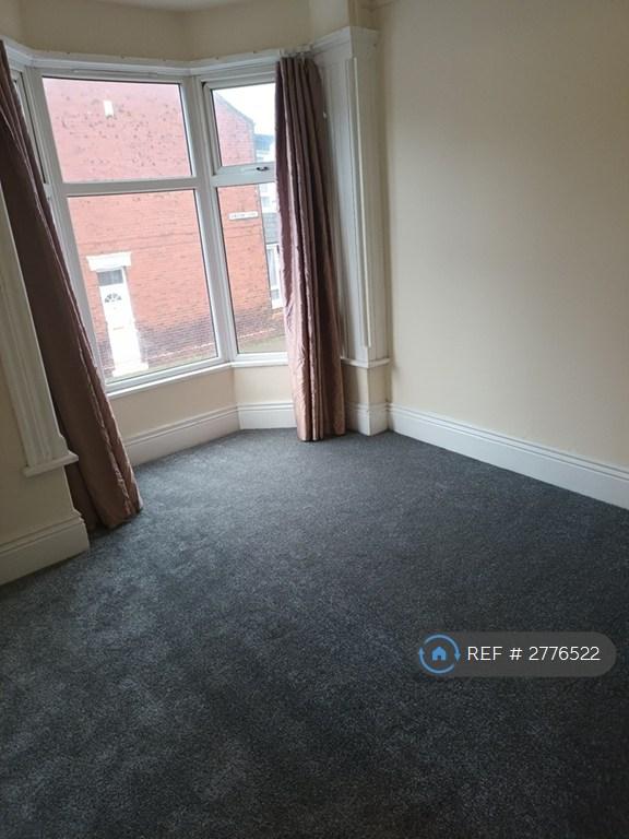 3 bedroom flat in Chichester, South Shields, NE33 (3 bed) (#2776522)