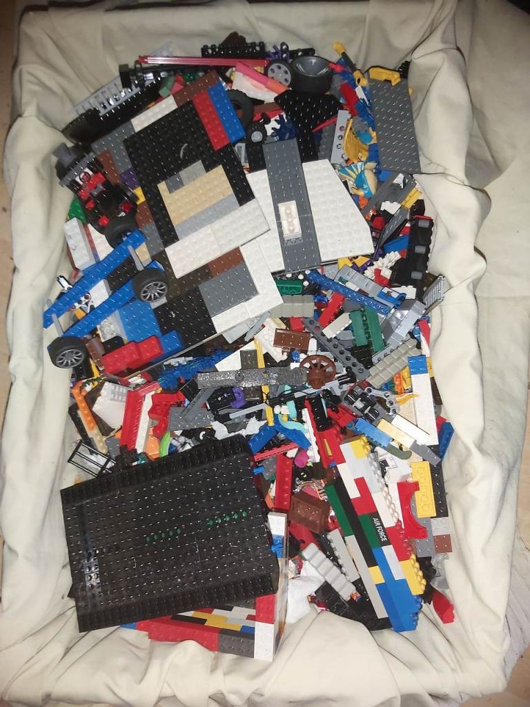 Large Bundle of LEGO Bricks and Parts – Multicoloured