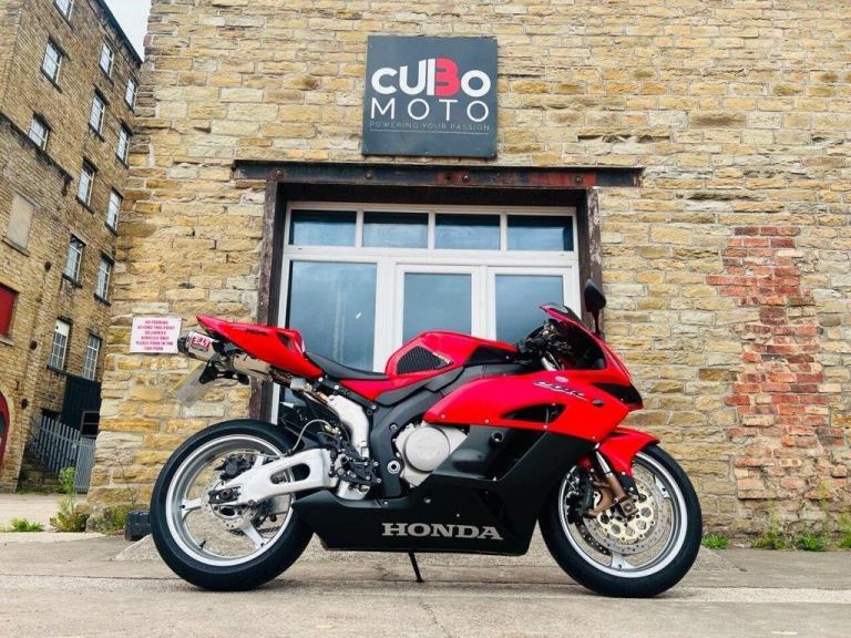 HONDA CBR1000RR FIREBLADE RR4 2004 54