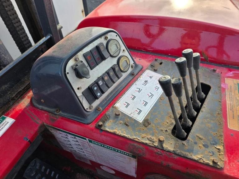 2015 Scania P320 6X2 Twin Wheel 27ft Curtainsider Body