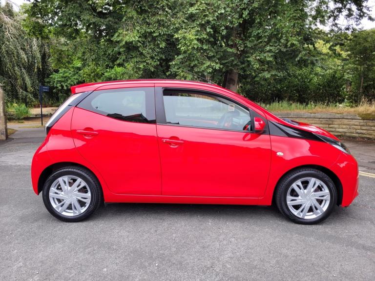 2016 Toyota AYGO 1.0 VVT-i X-Pression 5dr x-shift HATCHBACK Petrol Automatic