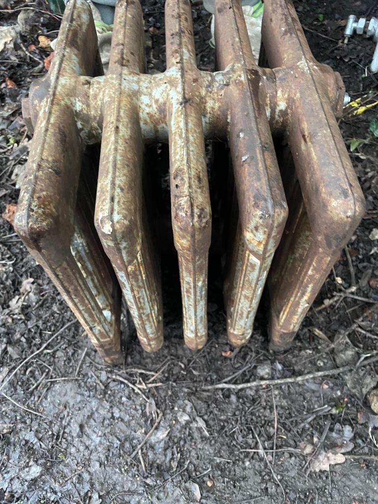 Cast Iron Radiator around 33cm x33cm x31cm ideal standard Salvage Refurb
