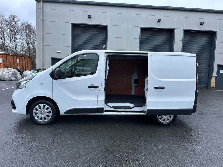 2017 Renault Trafic SL27 dCi 95 Business Van PANEL VAN Diesel Manual