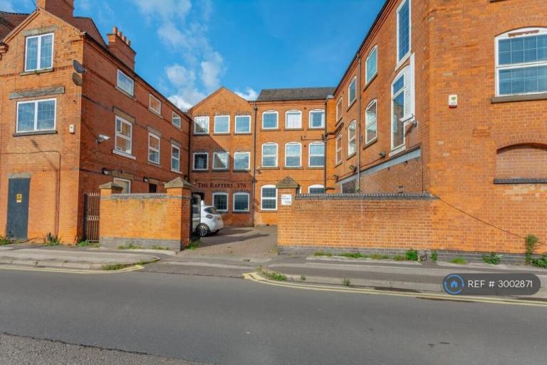 3 bedroom flat in Radford Road, Nottingham, NG7 (3 bed) (#3002871)