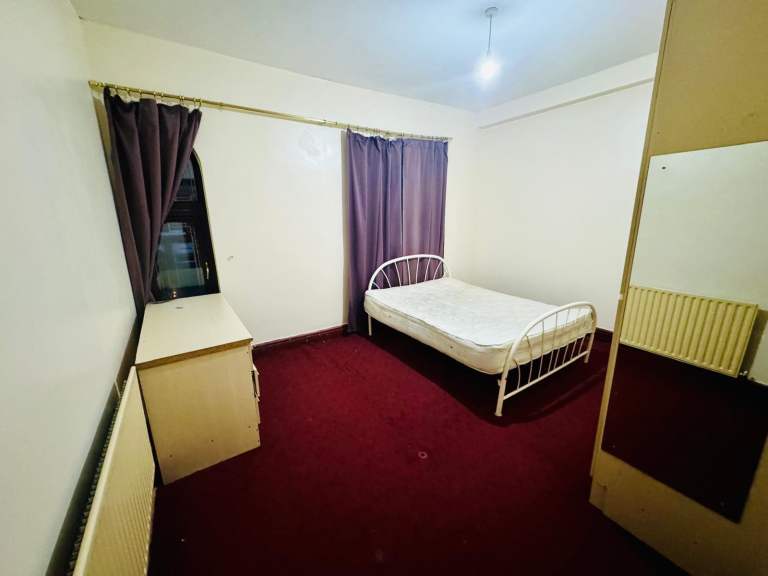 Double room for girls or coupl