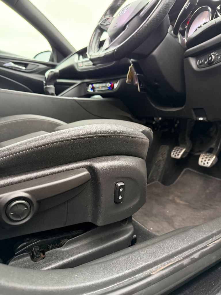 Vauxhall, INSIGNIA, Hatchback, 2019, Manual, 1490 (cc), 5 doors