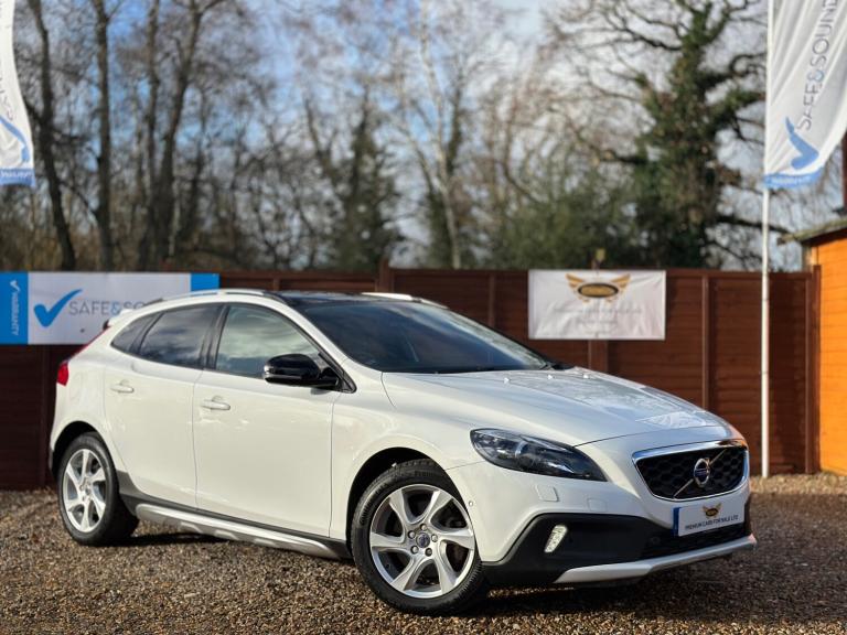 2016 Volvo V40 D4 190 Cross Country 2.0 Lux Nav Hatchback 5dr Diesel Auto HATCHBACK Diesel Automatic