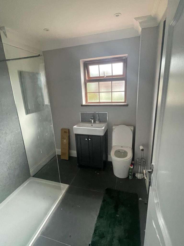 6 Bedroom Property To Rent off Buncrana Road Derry