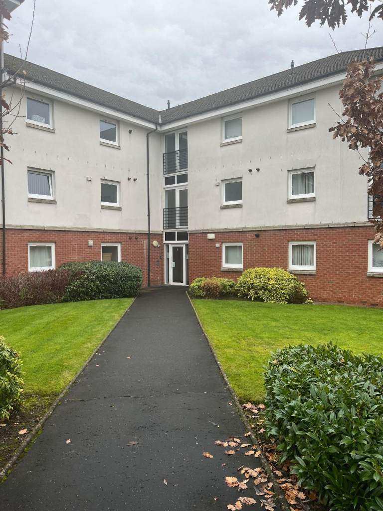 2 Bedroom Flat For Rent unfurnished in Anniesland Glasgow G13 Area
