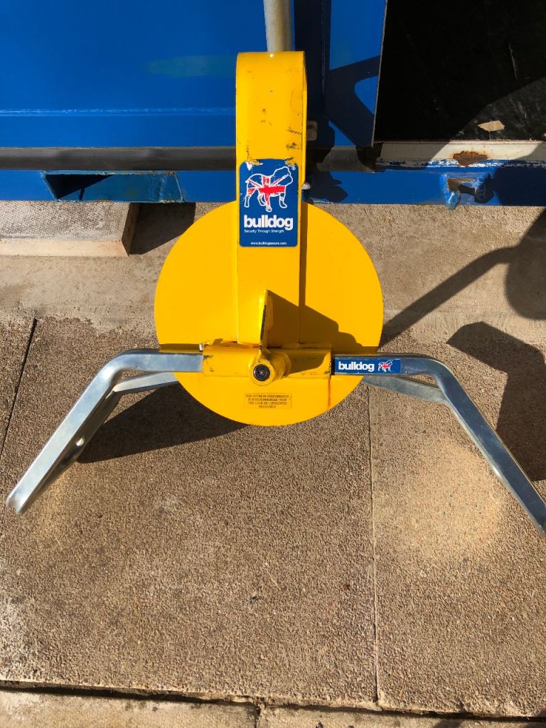 Bulldog wheel lock