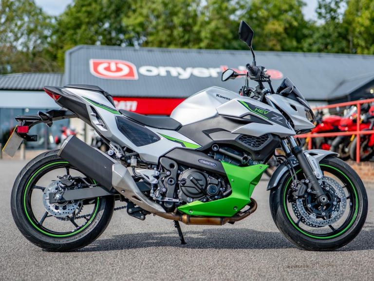 2025 Kawasaki Z7 Hybrid Silver 3600 Miles FSH 1 Owner DataTag TFT 2 Keys