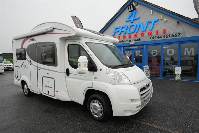 Burstner Ixeo Time it 585 FIAT 4 BERTH 4 TRAVEL SEAT MOTORHOME