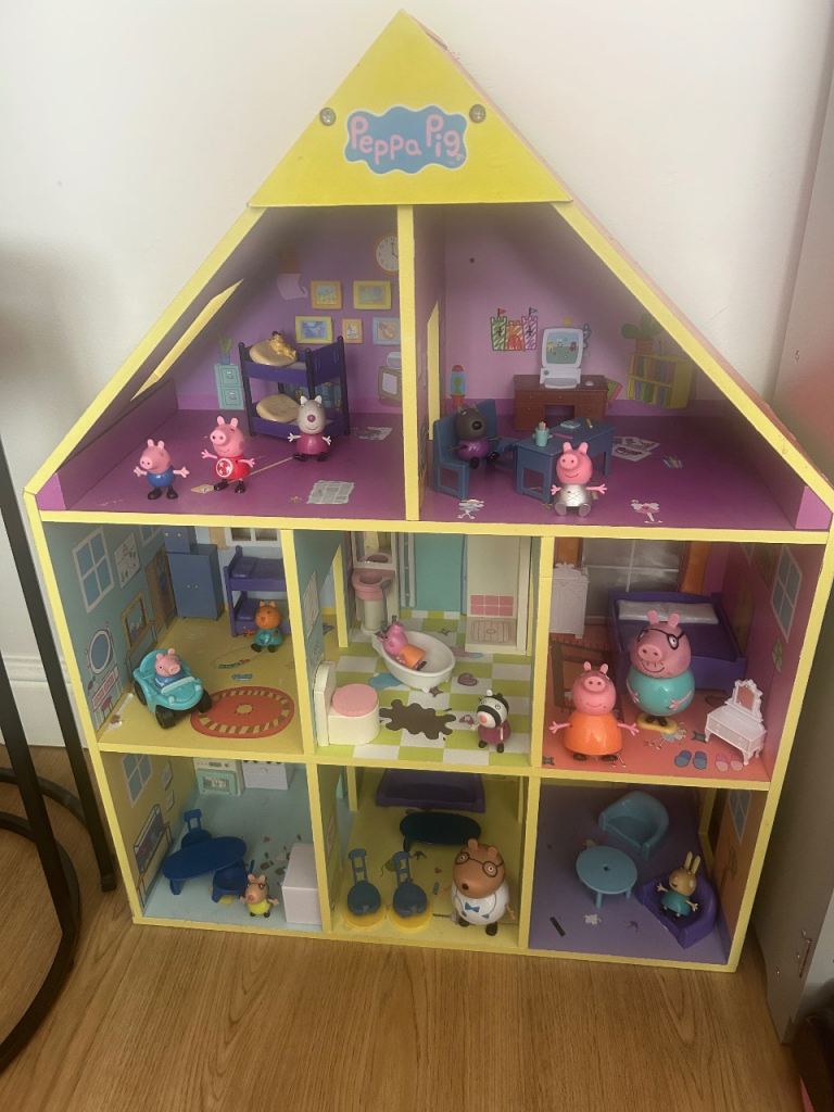 Peppa house & accessories 