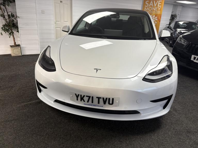 TESLA MODEL 3 Standard Range Plus 2021