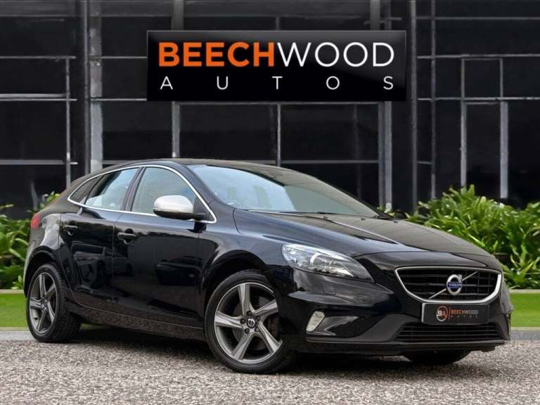 2015 Volvo V40 D2 [120] R DESIGN Lux Nav 5dr Geartronic HATCHBACK DIESEL Automatic