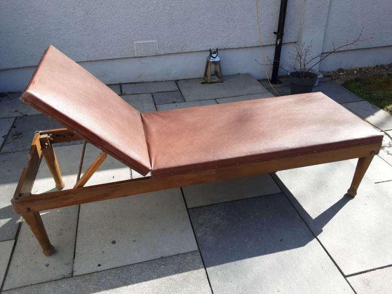 Adjustable vintage treatment table physio,massage,tatooist