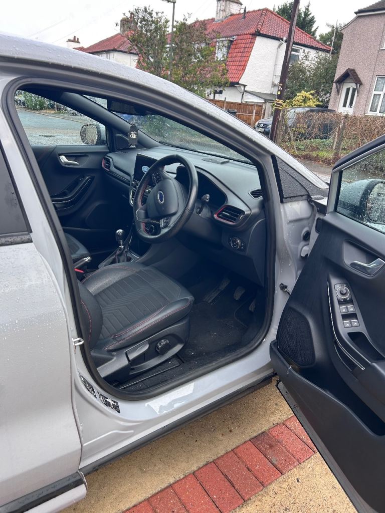 Ford, PUMA, Hatchback, 2022, Manual, 999 (cc), 5 doors