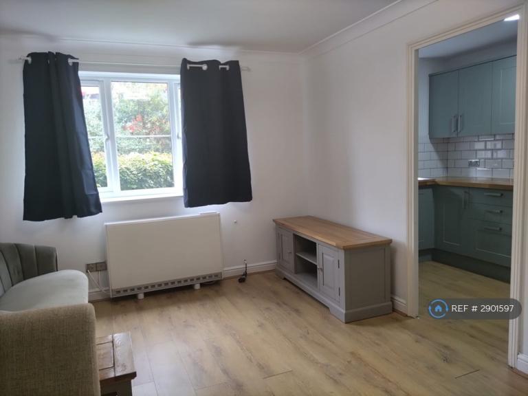 1 bedroom flat in Century House, London, SE8 (1 bed) (#2901597)