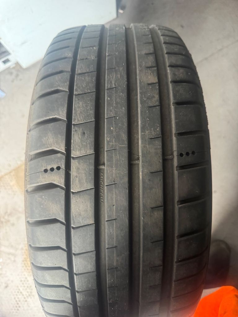 225 45 17 Mich pilot sport 5