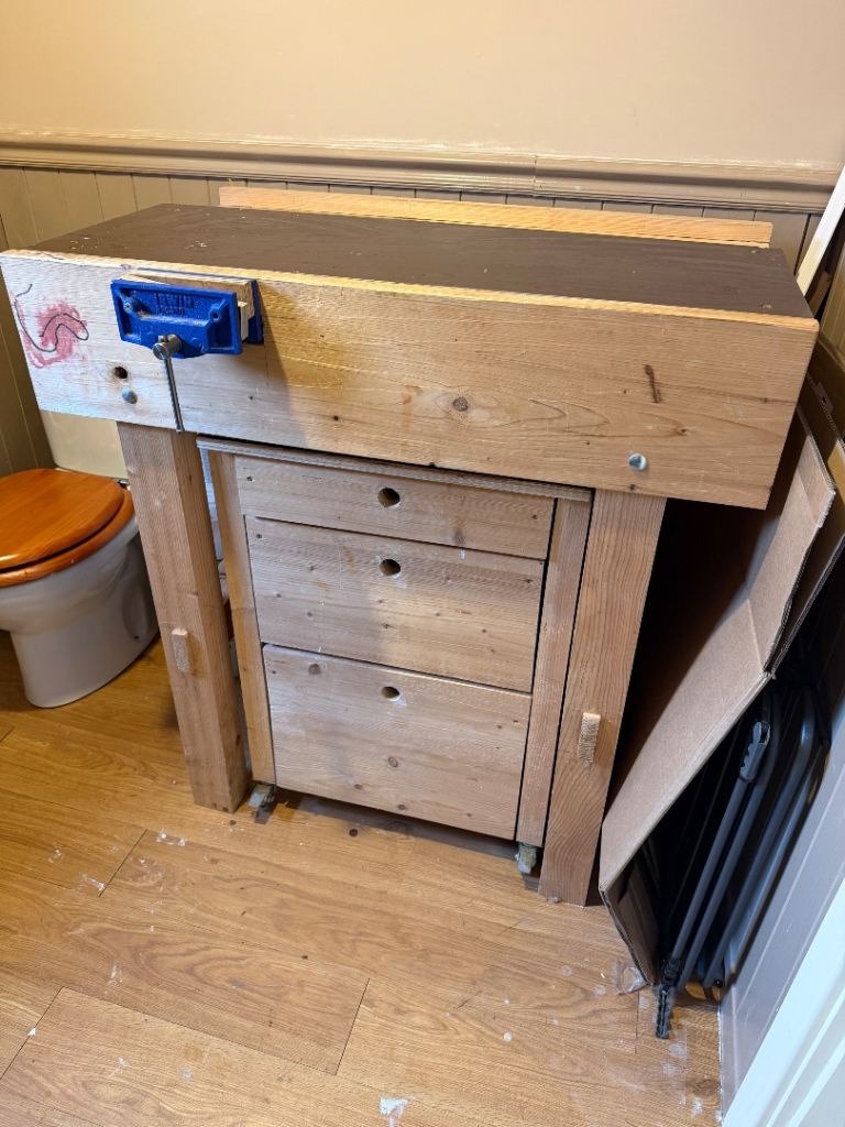 Sturdy Wooden Workbench with Vise and Storage (Paul Sellers design)