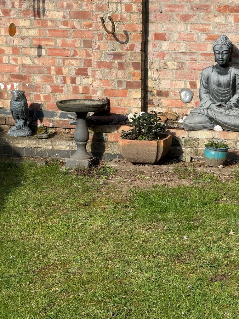 Birdbath, Owl, Crocodile, Chimes, Om metal Sign