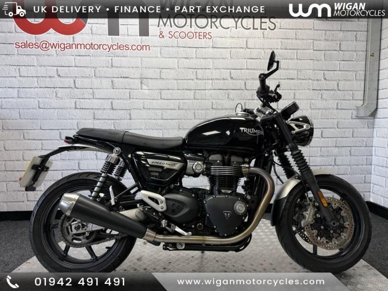 TRIUMPH SPEED TWIN 1200