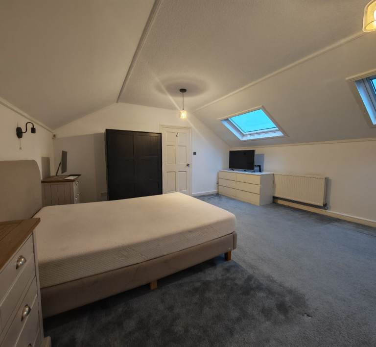 Spacious Newly Refurbished Studio – N9, North London All Bills, Council Tax & Wi-Fi Included