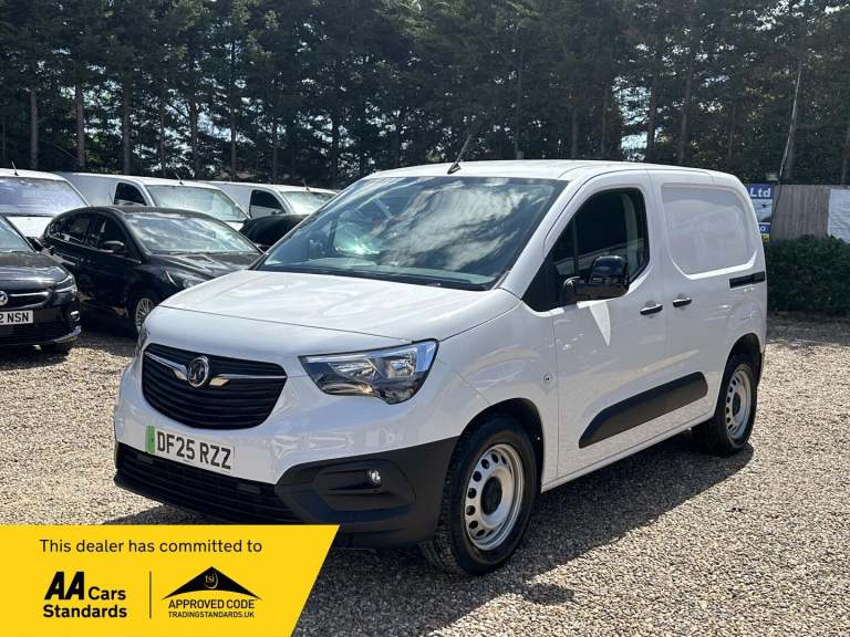 2025 Vauxhall Combo Electric 52kWh Prime Auto SWB 5dr (11kW Charger) PANEL VAN Electric Automatic