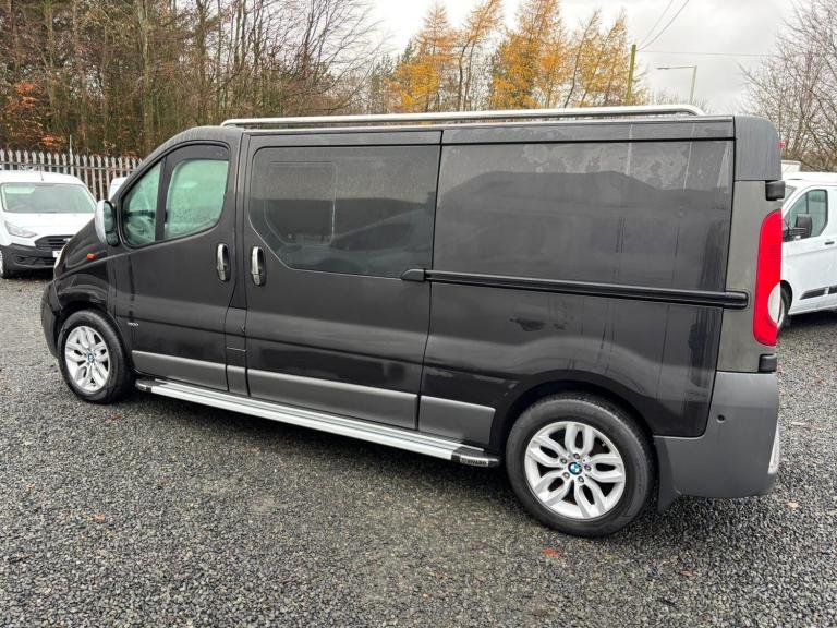Vauxhall vivaro 2 berth camper 5 seats and 5 belts in good condition 
