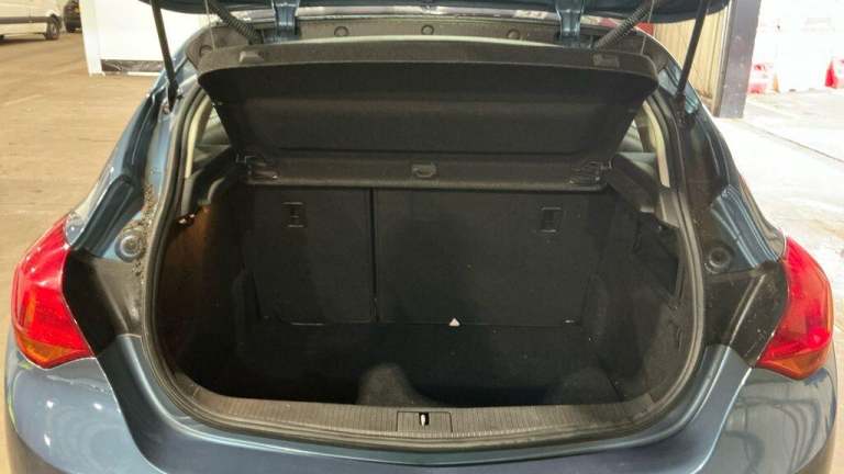 2015 Vauxhall Astra 1.6i 16V Excite 5dr HATCHBACK PETROL Manual