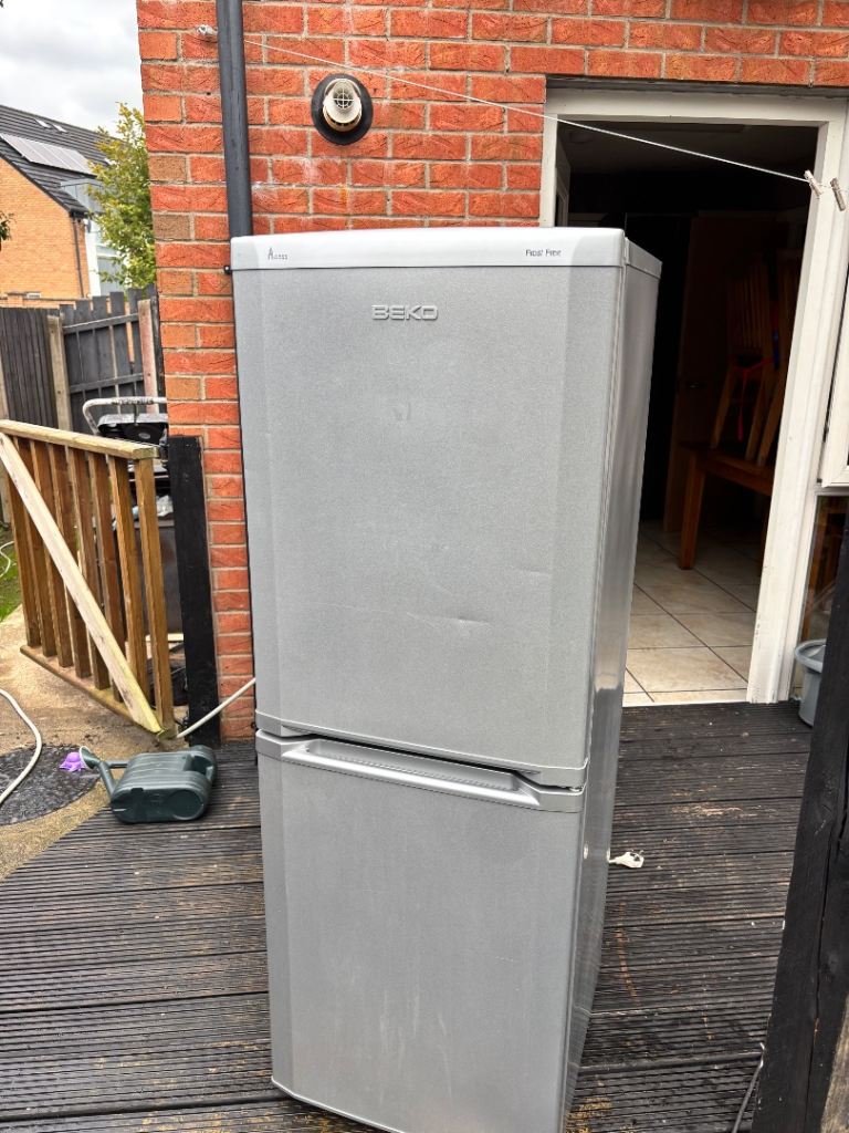 Beko frost free silver fridge freezer 