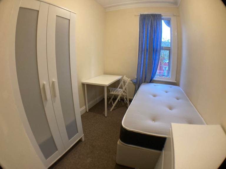 Single room near jubilee line in £665/Month