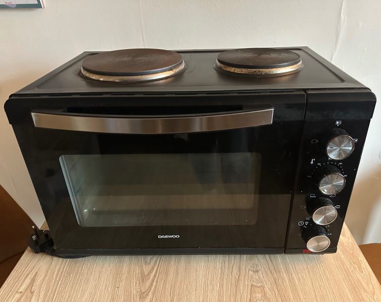**AMAZING DEAL** 32l electric oven w/ dual hob RRP £105 selling for just £30