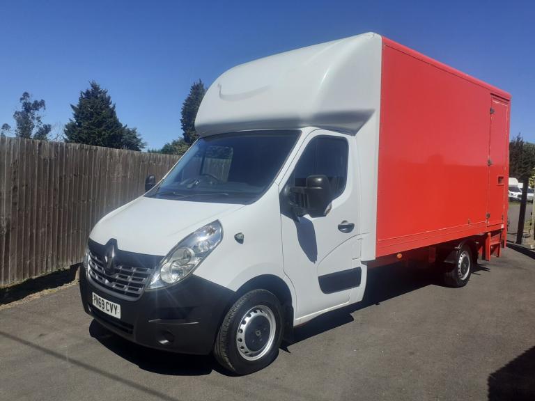 2019 Renault Master dCi 130 3T5 COMFORT LUTON VAN WITH TAIL LIFT + VAT EX PLUMBASE Luton Diesel M...