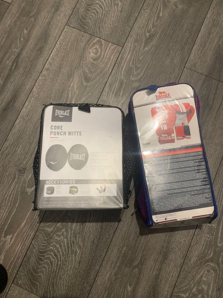 Boxing gloves and pads 