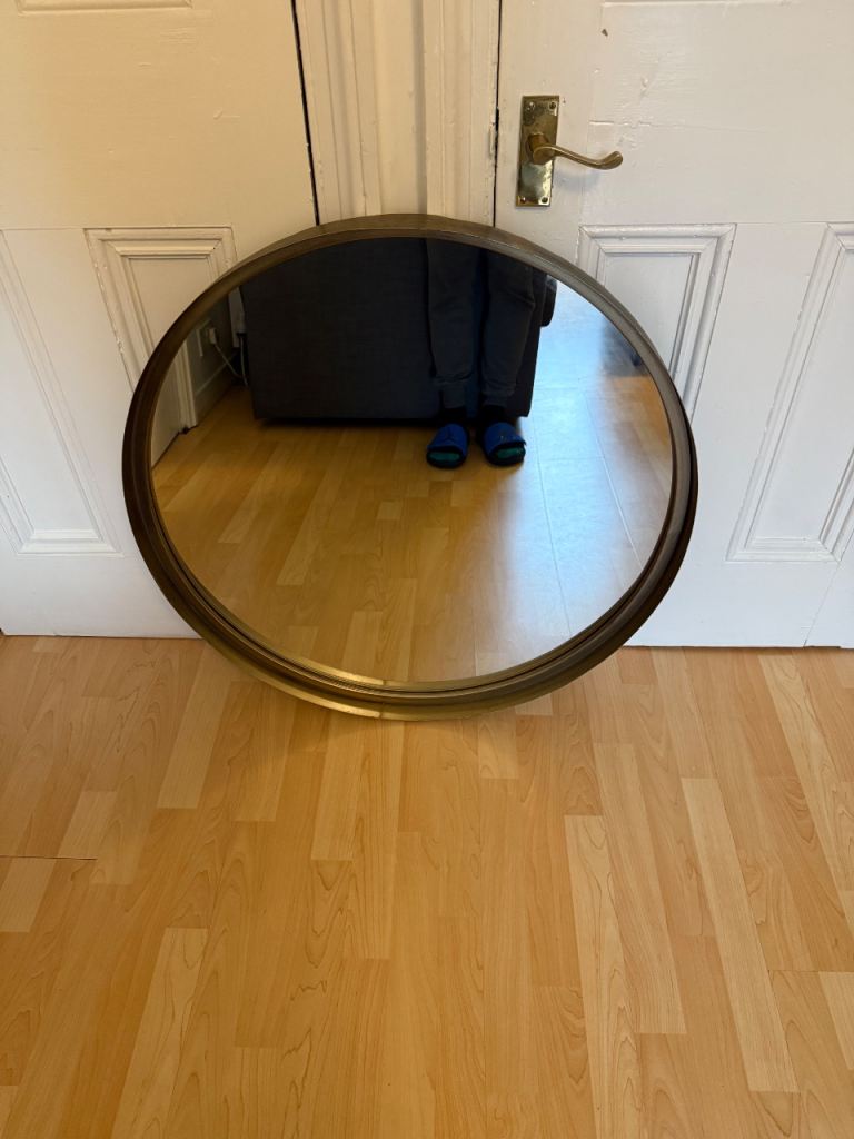Circular Mirror (80cm in diameter)