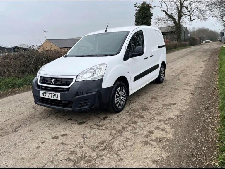 PEUGEOT PARTNER 1.6 BlueHDi 854 Professional L1 5dr 2017