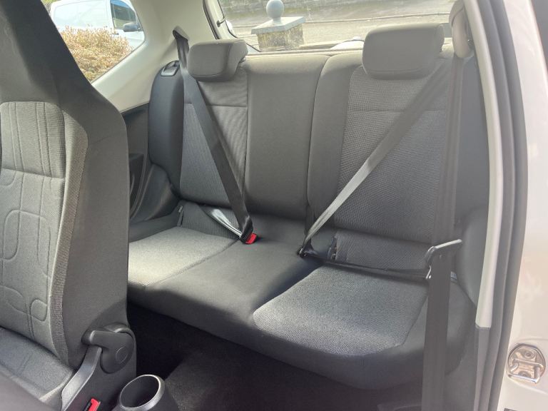 Volkswagen, UP, Hatchback, 2014, Manual, 999 (cc), 3 doors