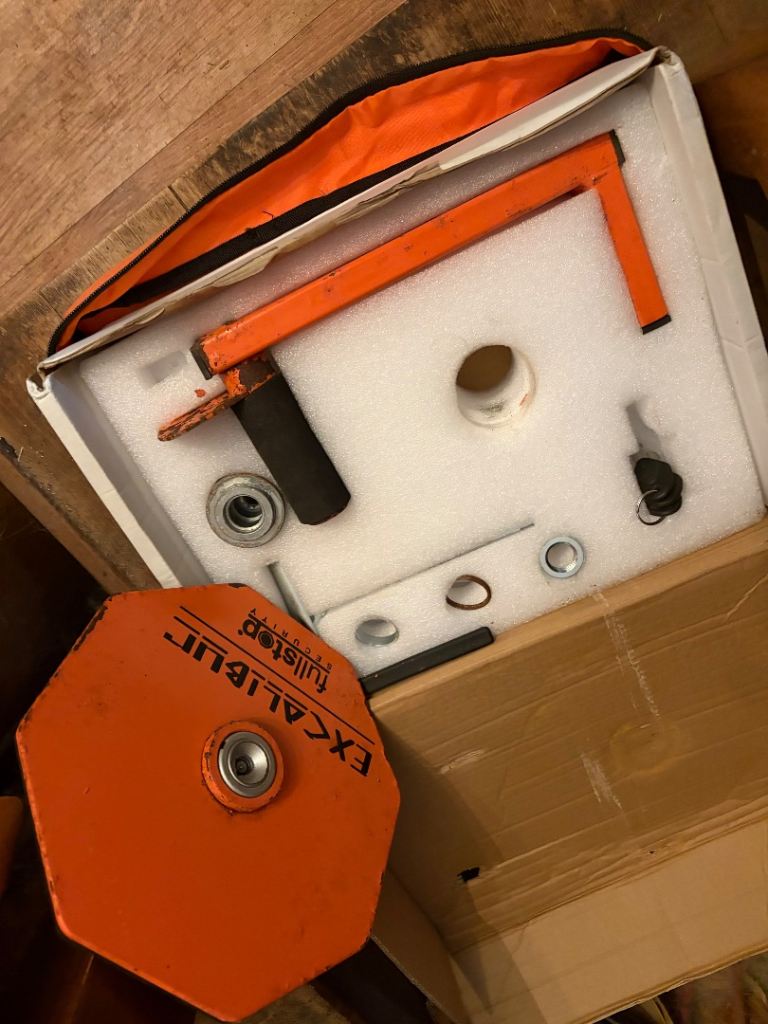 Fullstop caravan/Trailer wheel lick