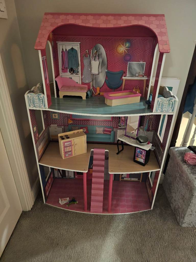 Dolls house - immaculate condition